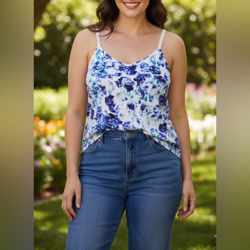 Torrid 2X Plus Blue/White Floral Rose Cami Tank Top Boho Cottagecore Whimsy NWT